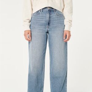Hollister Ultra High-Rise Medium Wash Baggy Jeans Size 26